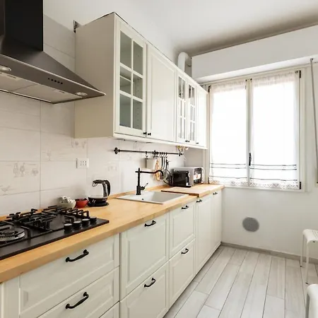 Appartement Bdc - With Parking! *