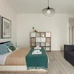Bdc - With Parking! Apartman Milánó